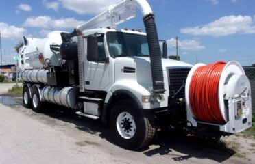 Camiones En Venta 2002 VOLVO VHD Sewer Trucks, Vacuum Truck, Septic, Miami, Florida