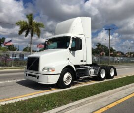 Camiones En Venta 2010 VOLVO VNL Conventional – Day Cab, Tractor, Miami, Florida