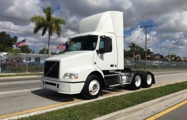 Camiones En Venta 2010 VOLVO VNL Conventional – Day Cab, Tractor, Miami, Florida