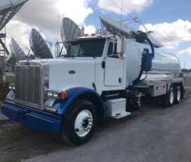 Camiones En Venta 2012 PETERBILT 365 Vacuum Truck, Miami, Florida