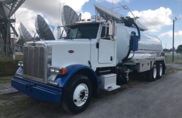 Camiones En Venta 2012 PETERBILT 365 Vacuum Truck, Miami, Florida