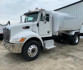 Camiones En Venta 2005 PETERBILT 335 Fuel Truck – Lube Truck, Tanker Truck, Miami, Florida