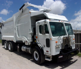 Camiones En Venta 2010 PETERBILT 320 Garbage Truck, Recycle Truck, Miami, Florida