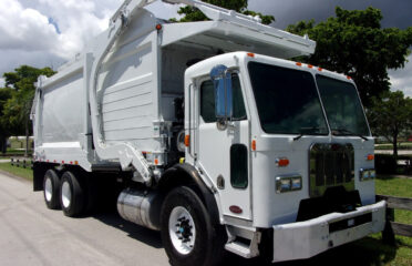 Camiones En Venta 2013 PETERBILT 320 Garbage Truck, Recycle Truck, Miami, Florida