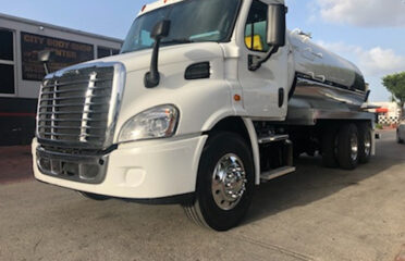 Camiones En Venta 2015 FREIGHTLINER CASCADIA Sewer Trucks, Septic, Tanker Truck, Opa-Locka, Florida