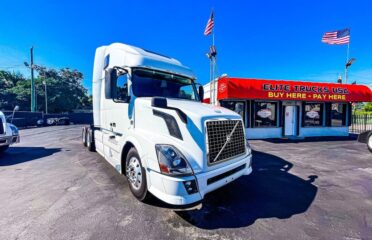 Camiones En Venta 2015 Volvo VNL64T670 Conventional – Sleeper Truck, Tractor, Miami, Florida