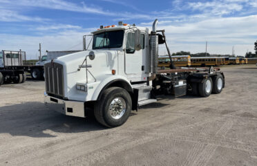 Camiones En Venta 2005 KENWORTH T800 Roll Off Truck, Miami, Florida