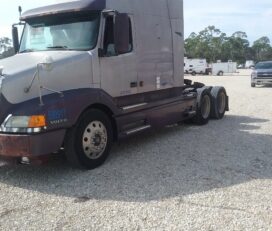 Camiones En Venta 2003 Volvo VNL610, Miami, Florida