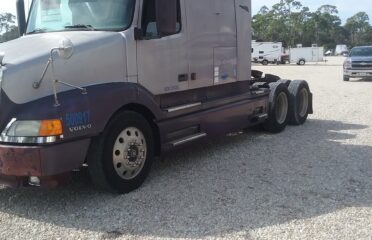 Camiones En Venta 2003 Volvo VNL610, Miami, Florida