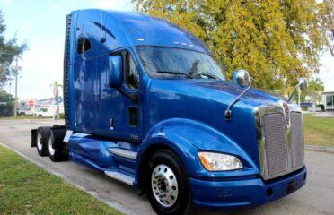 Camiones En Venta 2013 KENWORTH T700 Conventional – Sleeper Truck, Tractor, Miami, Florida