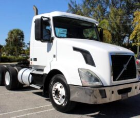 Camiones En Venta 2010 VOLVO VNL Conventional – Day Cab, Tractor, Miami, Florida