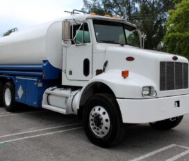 Camiones En Venta 2003 PETERBILT 330 Waste Oil Trucks, Tanker Truck, Oil Tank Truck, Miami, Florida