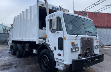 Camiones En Venta 2005 PETERBILT 320 Garbage Truck, Recycle Truck, Miami, Florida