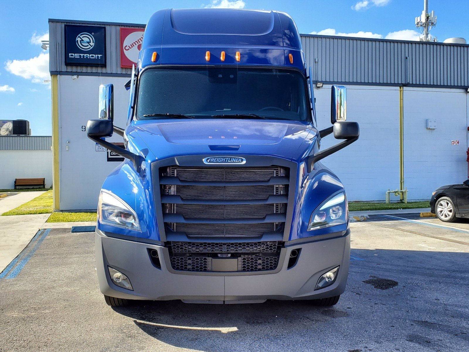Camiones En Venta 2021 FREIGHTLINER CASCADIA Conventional – Sleeper Truck, Tractor, Miami, Florida