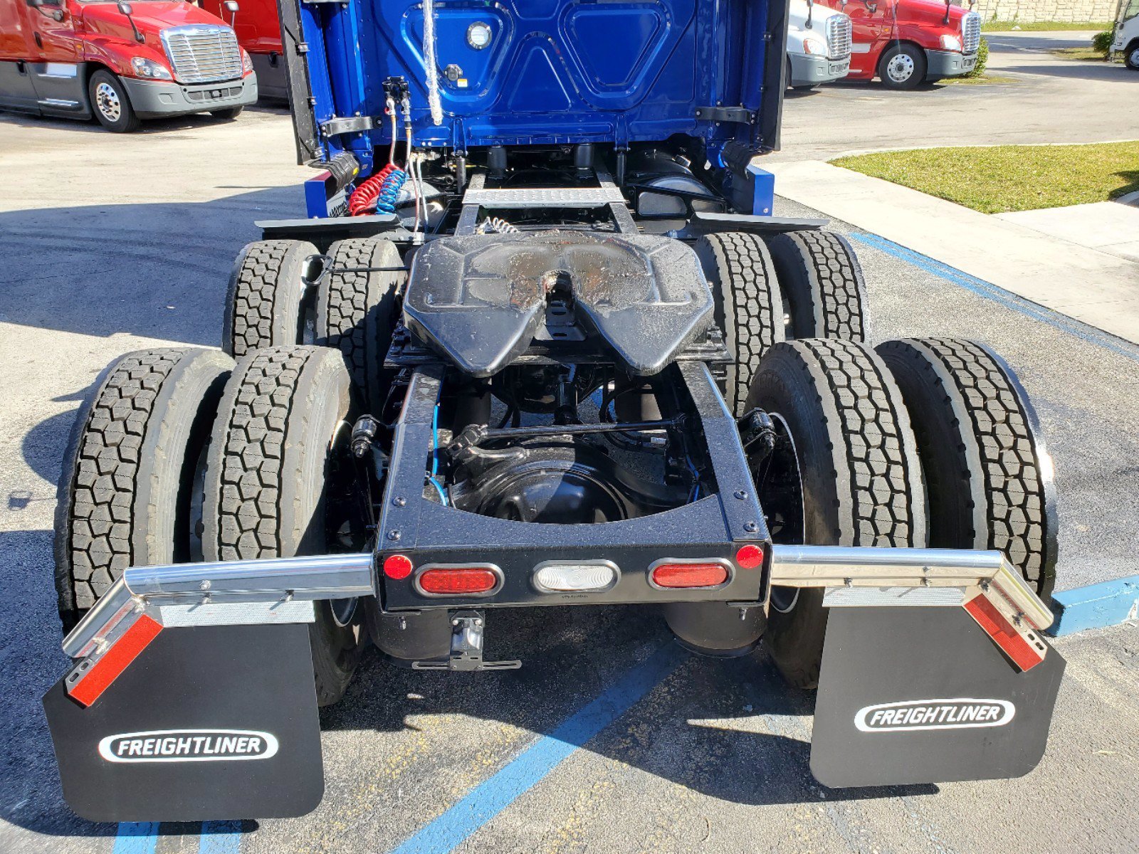 Camiones En Venta 2021 FREIGHTLINER CASCADIA Conventional – Sleeper Truck, Tractor, Miami, Florida