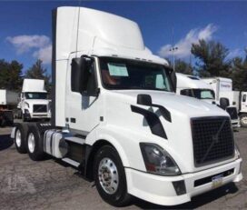 Camiones En Venta 2015 VOLVO VNL64T300 Conventional – Day Cab, Tractor, Miami, Florida