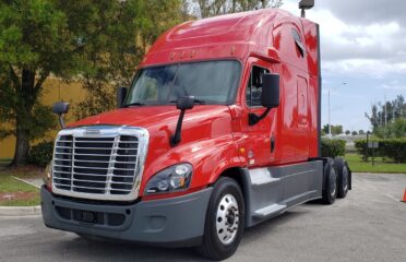 Camiones En Venta 2018 FREIGHTLINER CASCADIA Conventional – Sleeper Truck, Tractor, Miami, Florida