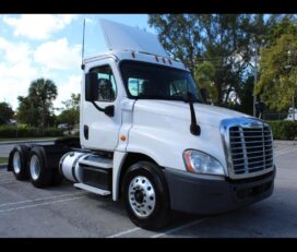 Camiones En Venta 2016 Freightliner Cascadia Conventional – Day Cab, Tractor, Opa-Locka, Florida