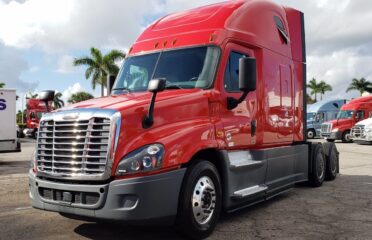 Camiones En Venta 2018 FREIGHTLINER CASCADIA Conventional – Sleeper Truck, Tractor, Miami, Florida