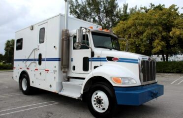Camiones En Venta 2013 PETERBILT 337 Utility Truck – Service Truck, Mechanics Truck, Miami, Florida
