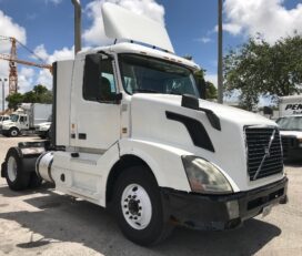 Camiones En Venta 2014 VOLVO VNL Conventional – Day Cab, Tractor, Miami, Florida