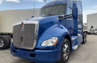 Camiones En Venta 2015 KENWORTH T680 Conventional – Sleeper Truck, Tractor, Miami, Florida