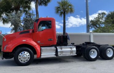 Camiones En Venta 2015 KENWORTH T880 Conventional – Day Cab, Tractor, Miami, Florida