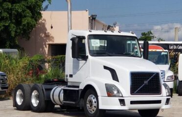 Camiones En Venta 2013 VOLVO VNL Conventional – Day Cab, Tractor, Miami, Florida