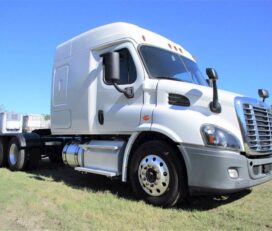 Camiones En Venta 2017 FREIGHTLINER CASCADIA Conventional – Sleeper Truck, Tractor, Opa-Locka, Florida