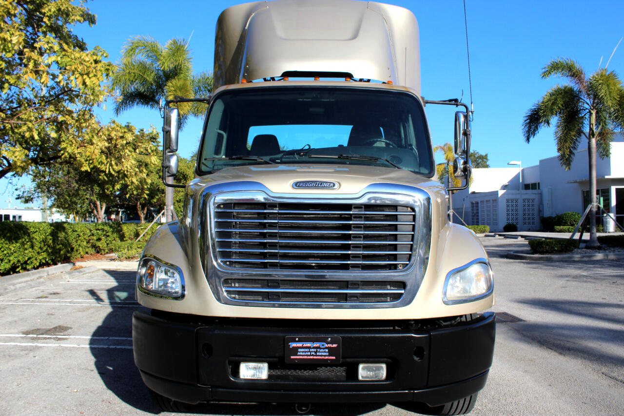 Camiones En Venta 2012 Freightliner M2 112 Conventional – Day Cab, Tractor, Opa-Locka, Florida
